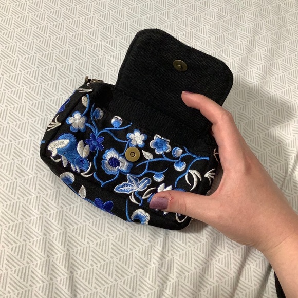 Embroidered Flower Wristlet Bag - Picture 8 of 10